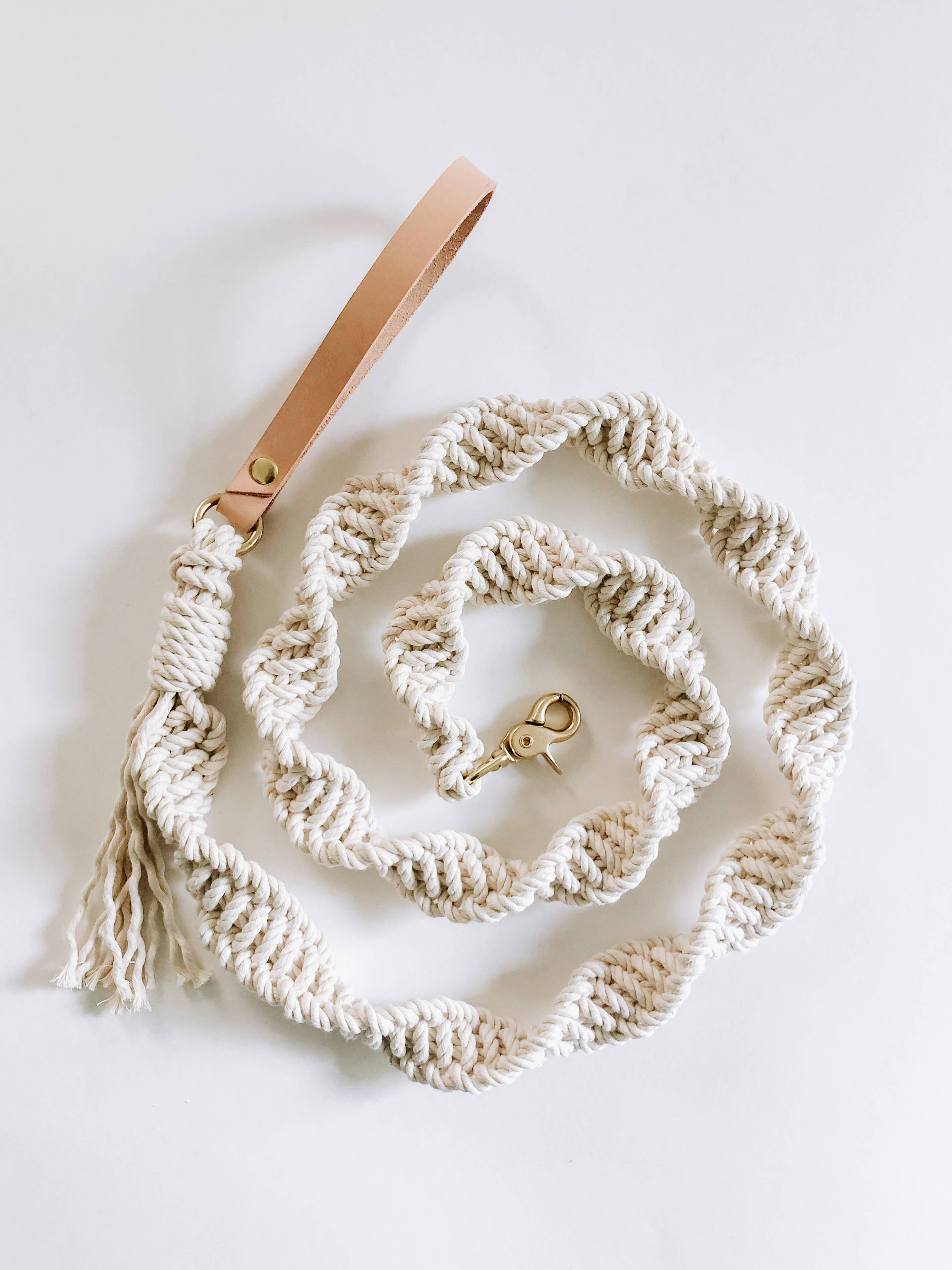 The Macramé Leash — Natural