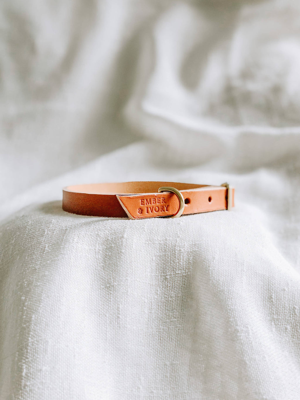 The Leather Collar — Caramel Slim