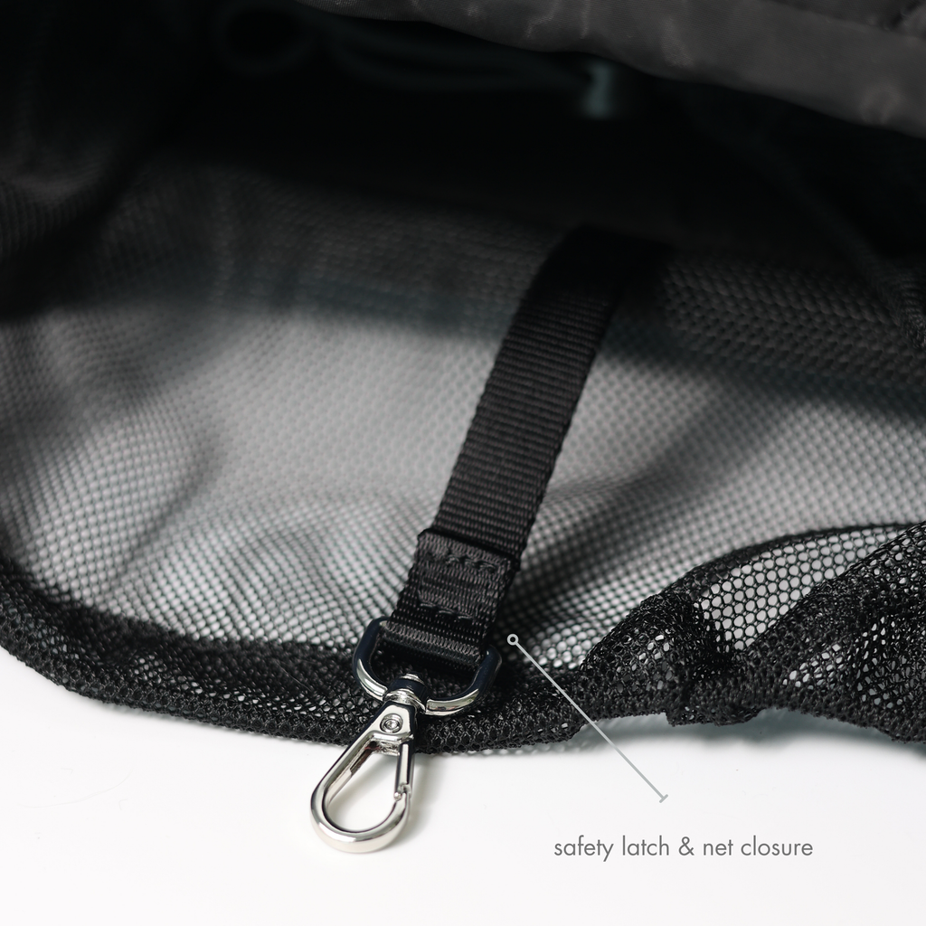 The Cloud Carrier — Latte & Noir