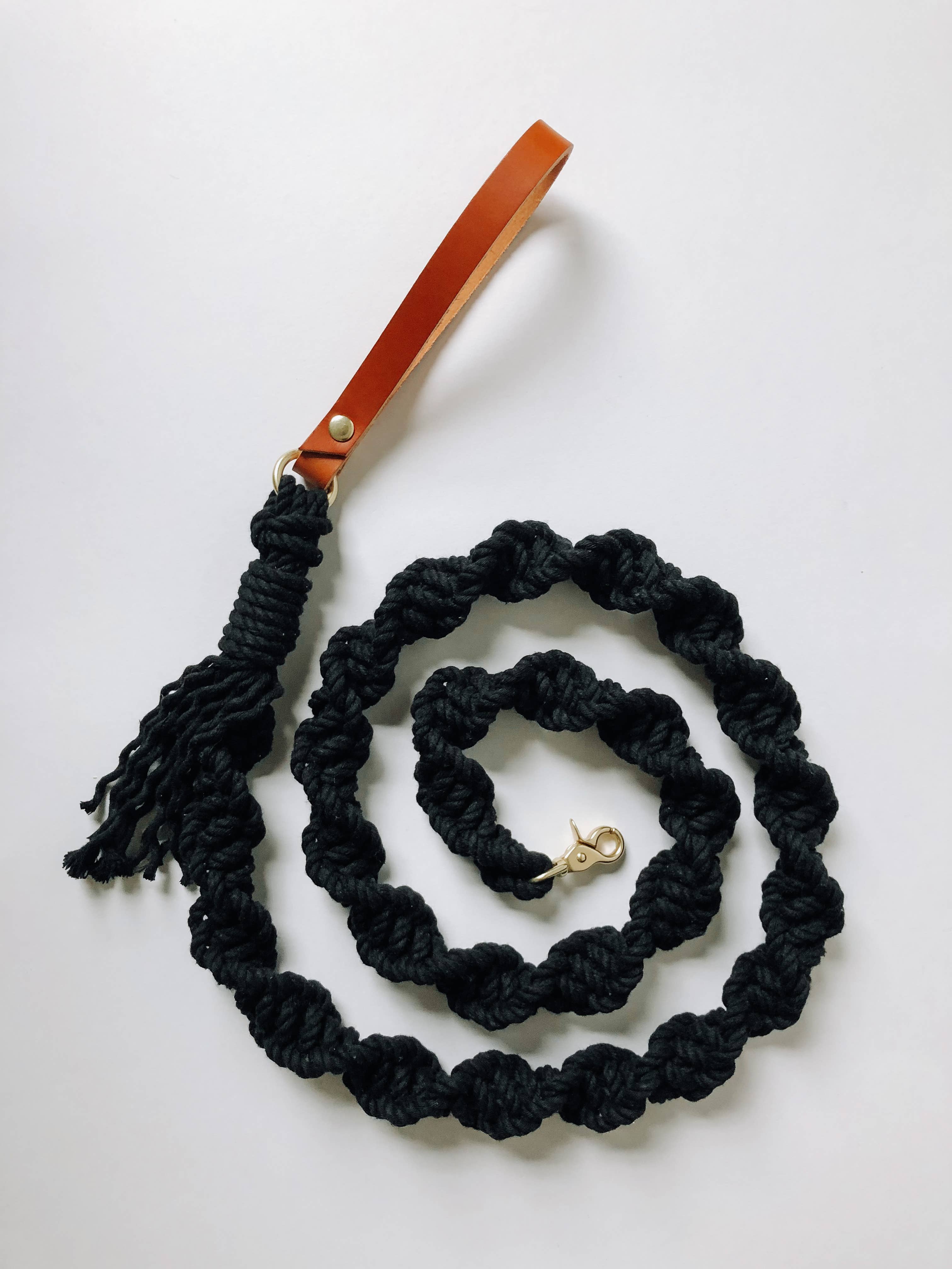 The Macramé Leash — Black