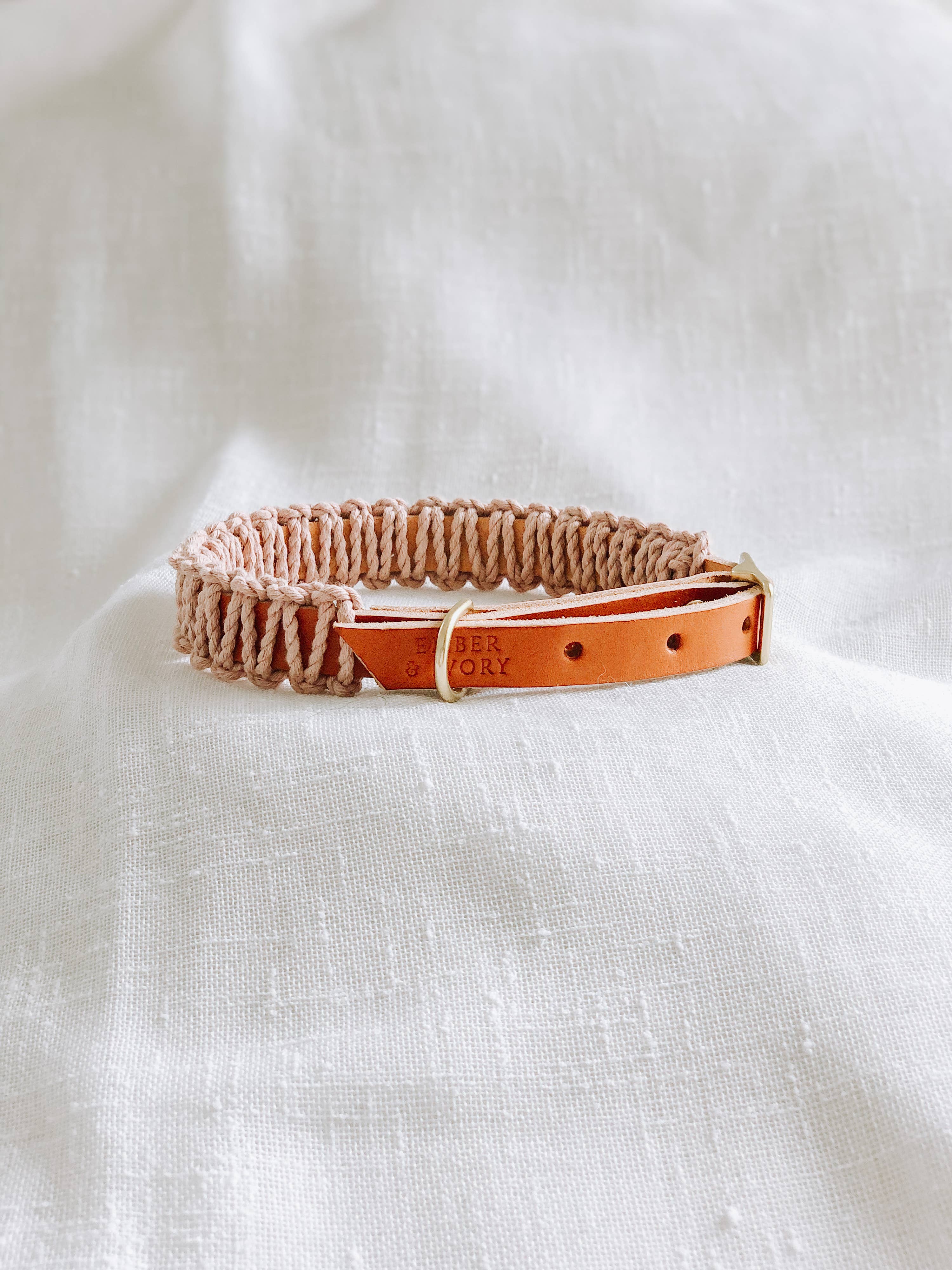The Macramé Collar — Rose