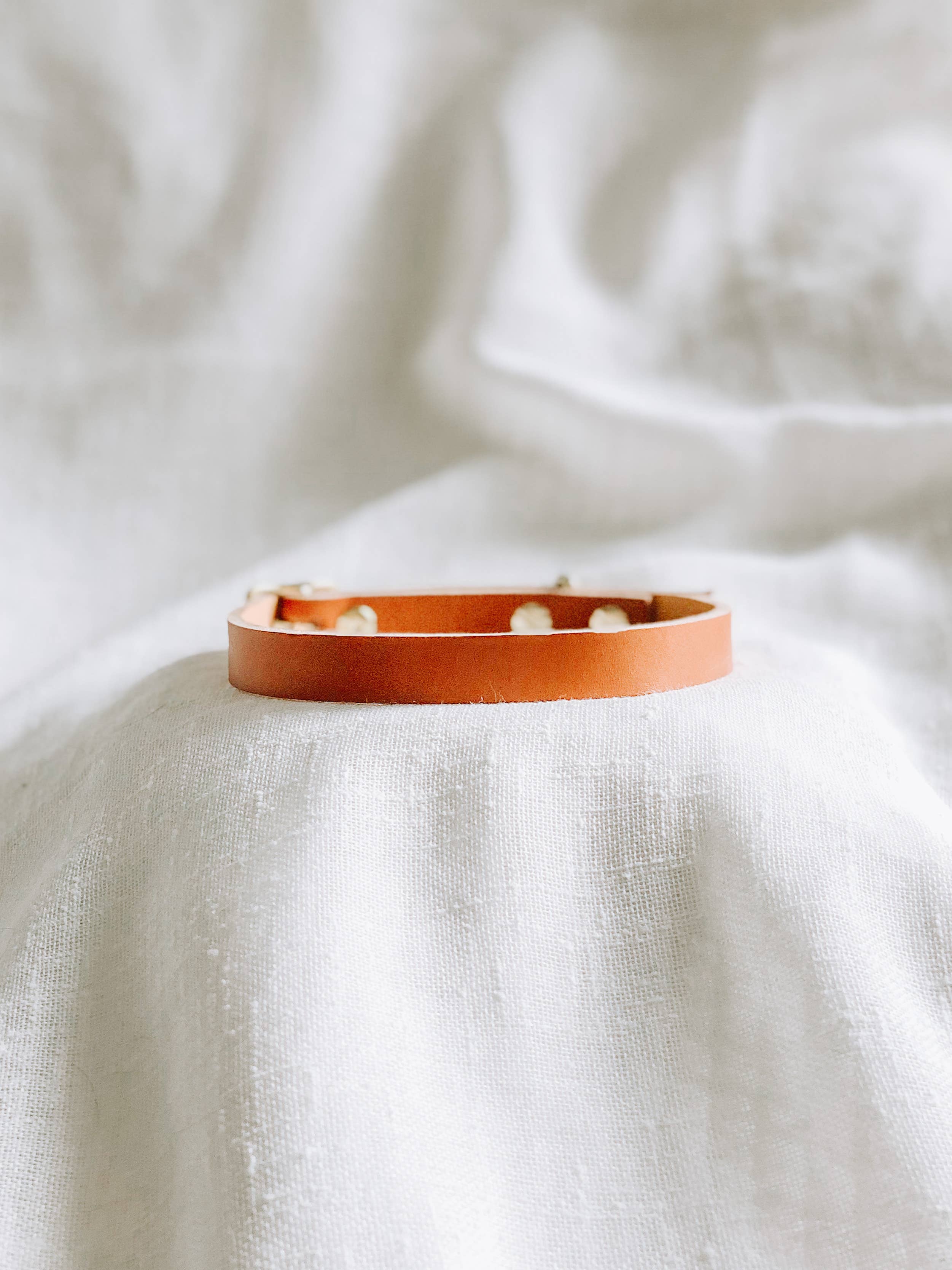 The Leather Collar — Caramel Slim