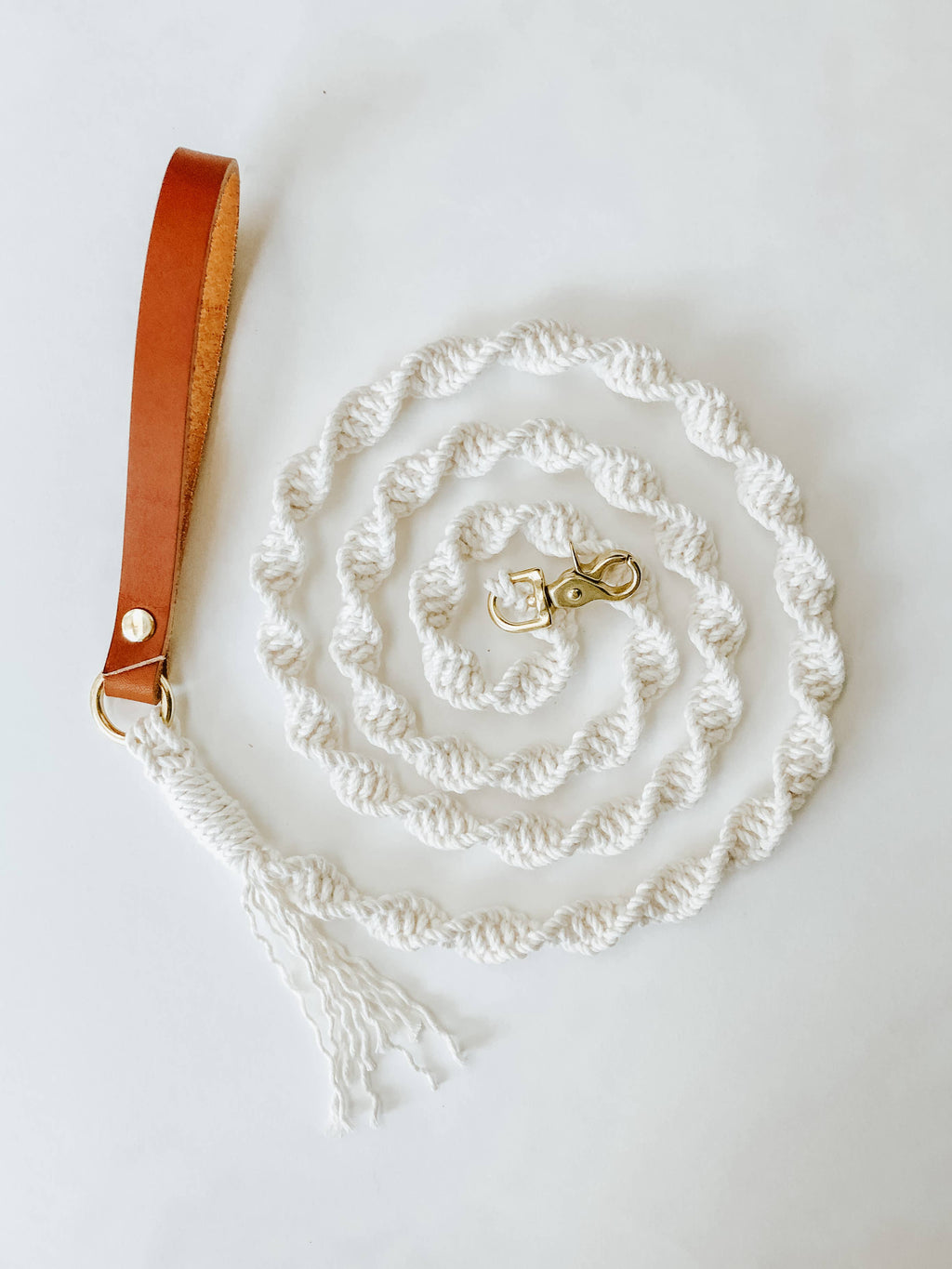 The Macramé Leash — Natural