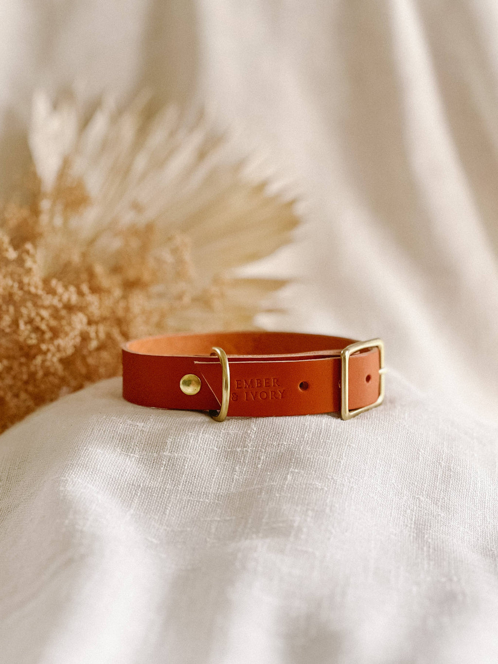 The Leather Collar — Caramel Wide